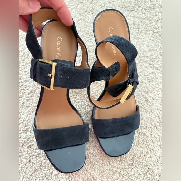 Calvin Klein Bette Suede Block Heels navy blue 8.5 excellent condition - Picture 2 of 9